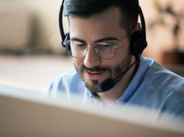 UK Contact centre agent