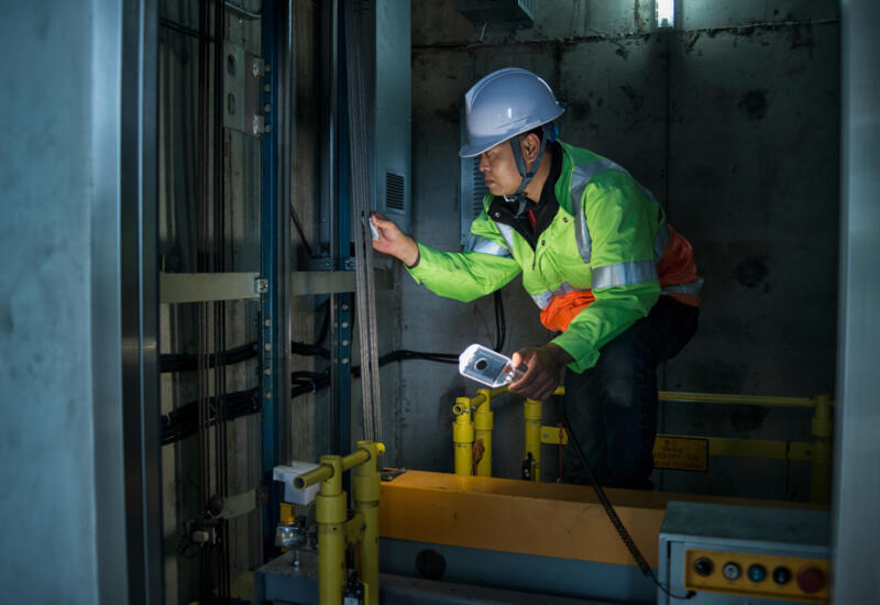 Lift maintenance engineer